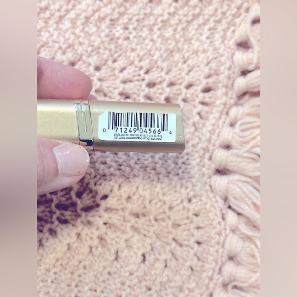 NEW:L'Oreal Paris Colour Riche Satin Moisturizing Lipstick #843 “Toasted Almond” - Picture 9 of 15